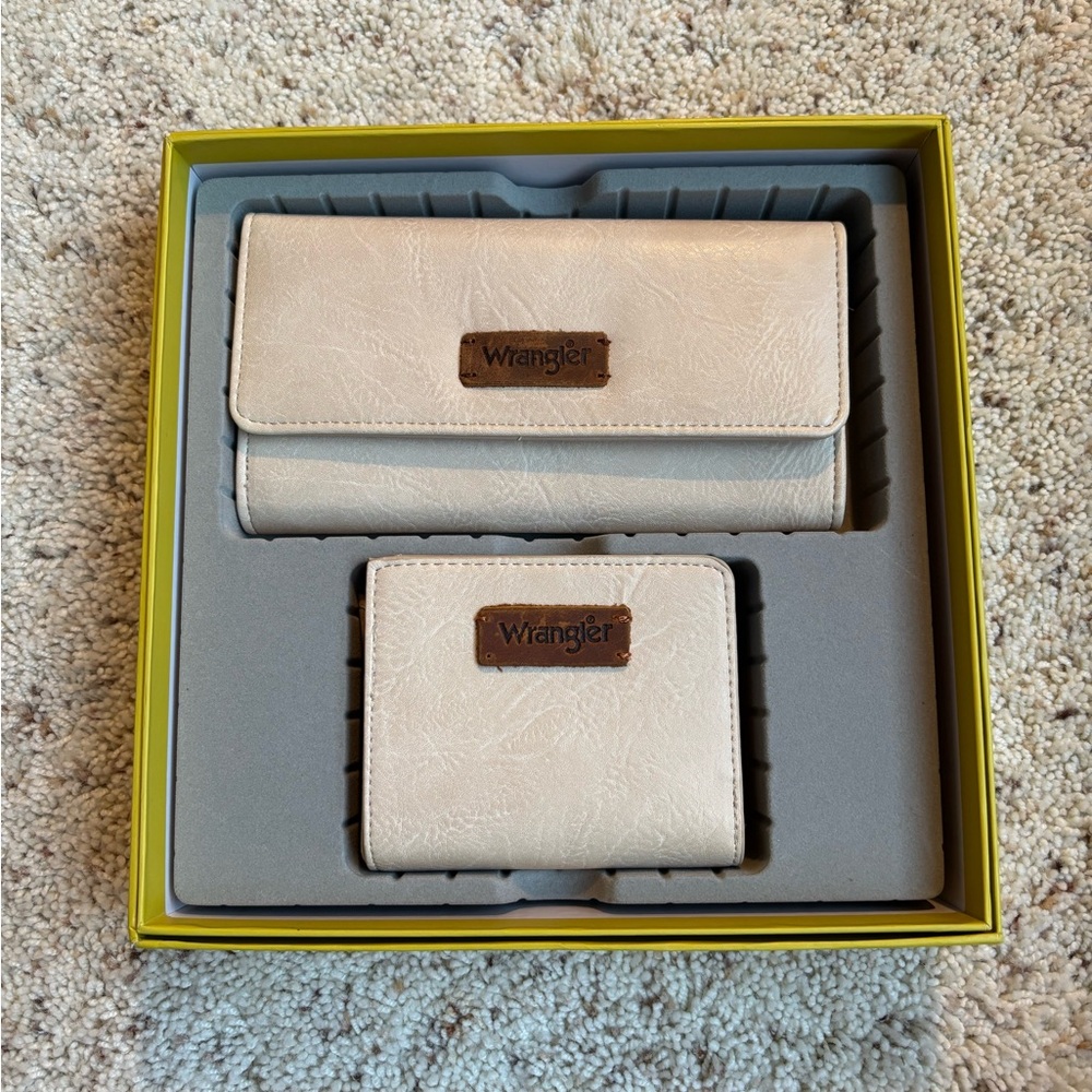 Wrangler Cream Wallet and Card Holder Set